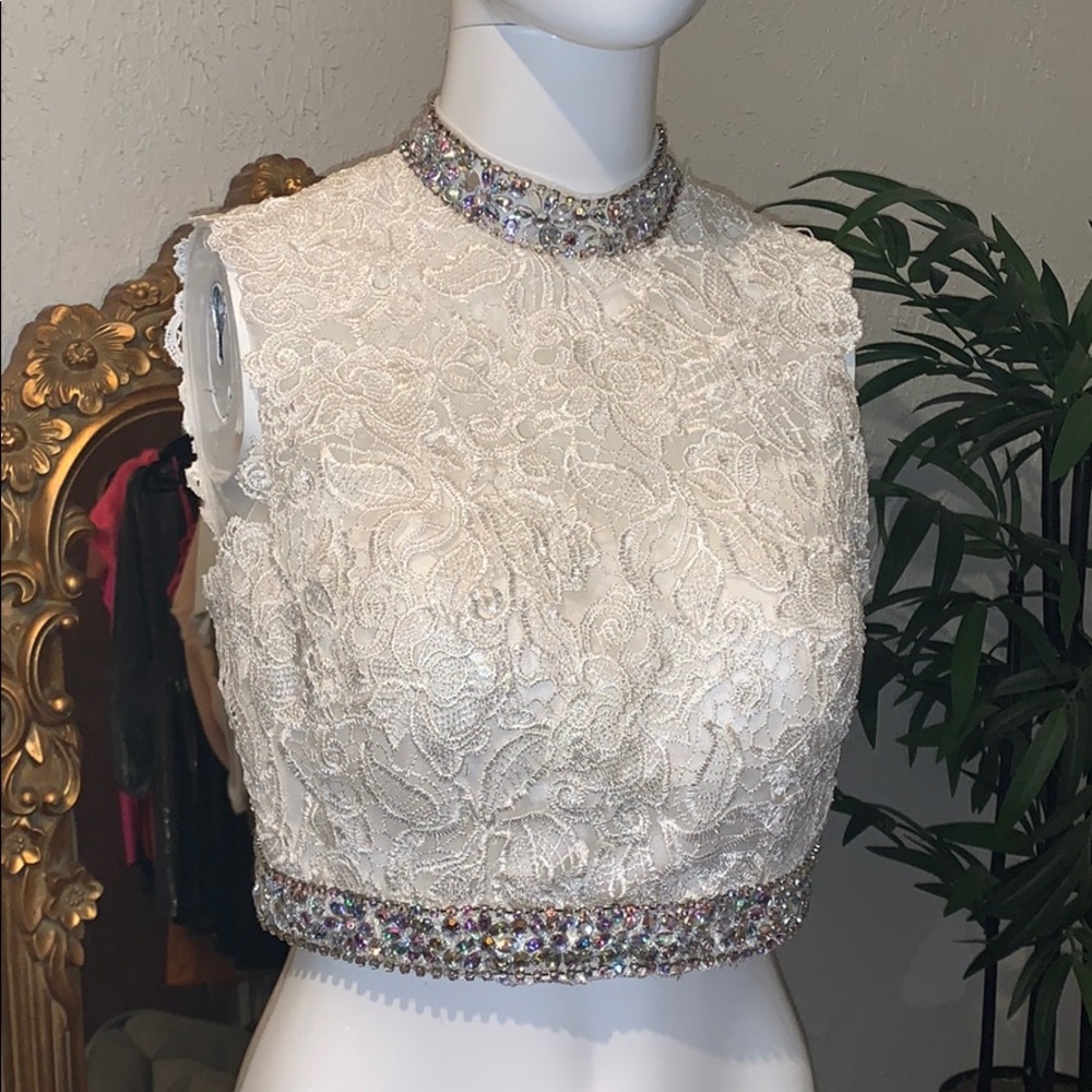 NWT Olivia Dress Factory Jeweled Lace Crop Top